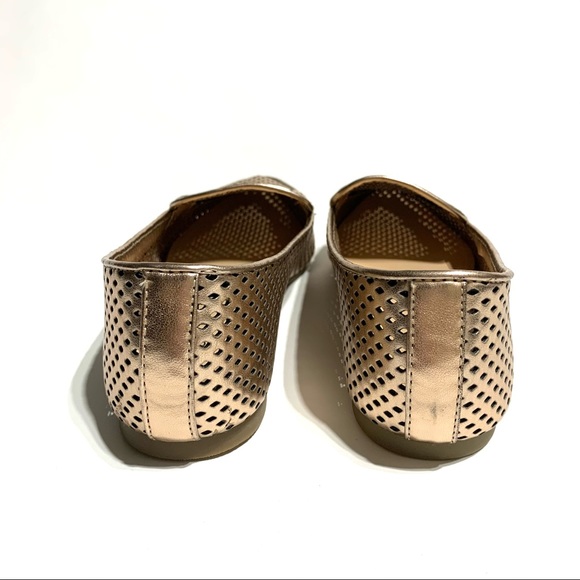 Like New JustFab Cut Out Flats Sz 5.5 - Picture 5 of 8